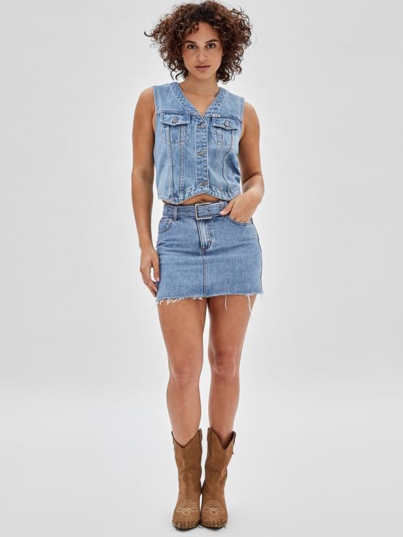 GUESS Women Originals Belted Denim Skirt Go Kitty Medium Wash Apparel V28V6131